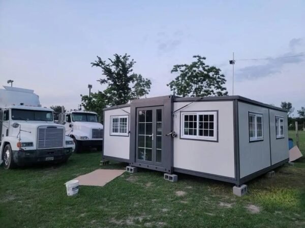 19x20ft Portable Prefab Tiny Home Mobile, Expandable, for Various Uses - Hotel, Office, Guard House, Shop, Villa,Warehouse, 19x20FT (3 Bedrooms,1 Living Room,1 Bathroom,1 Kitchen)