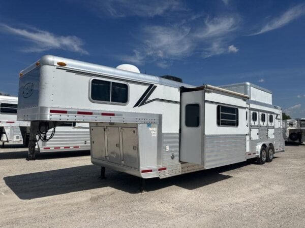 2007 4 Star 4 Horse 14' Outlaw LQ Slide Out