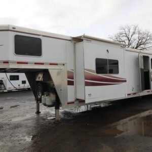 2008 Lakota 8415 w/Slide out 4 Horse Trailer