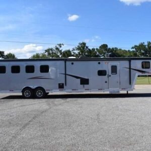 2022 Bison Desperado 8413BG 4 Horse Trailer with 13' Short Wall