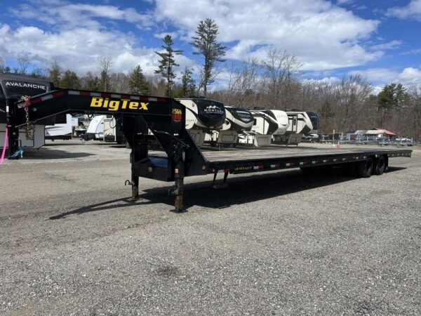 2024 Diamond C 8.5x20 20K Deckover Equipment Trailer w/ 72” Flip-Knee Ramps