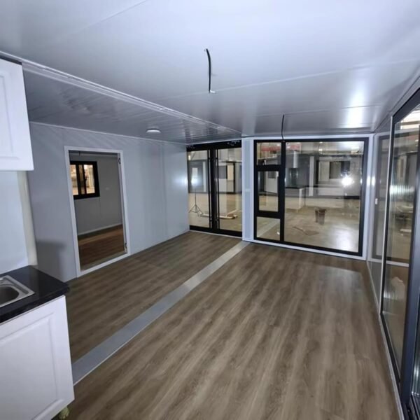 Luxury Prefabricated Tiny House - Foldable 20ft/40ft Container, 1-3 Bedrooms with Bathroom, Kitchen, Double-Wing Modular Home on Wheels (Sale)