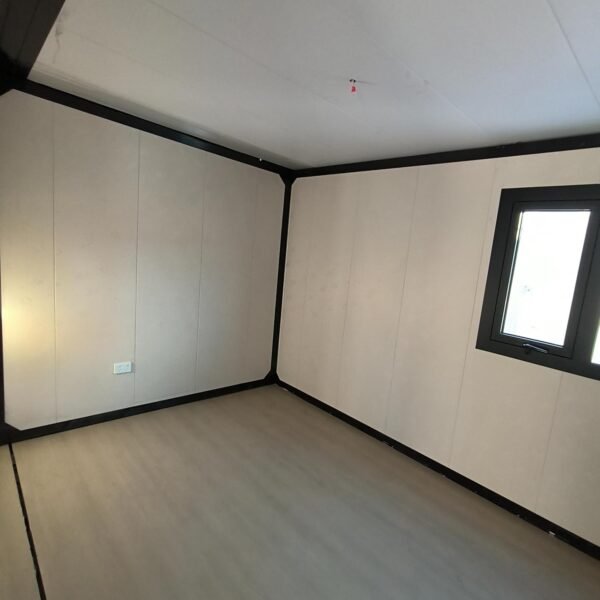 Triangular Roof Modern Prefabricated 40FT Tiny House for Adults Modular Luxury Tiny Homes with Bedroom Living Room Expandable Mobile Homes for Vacation and Comfortable Living